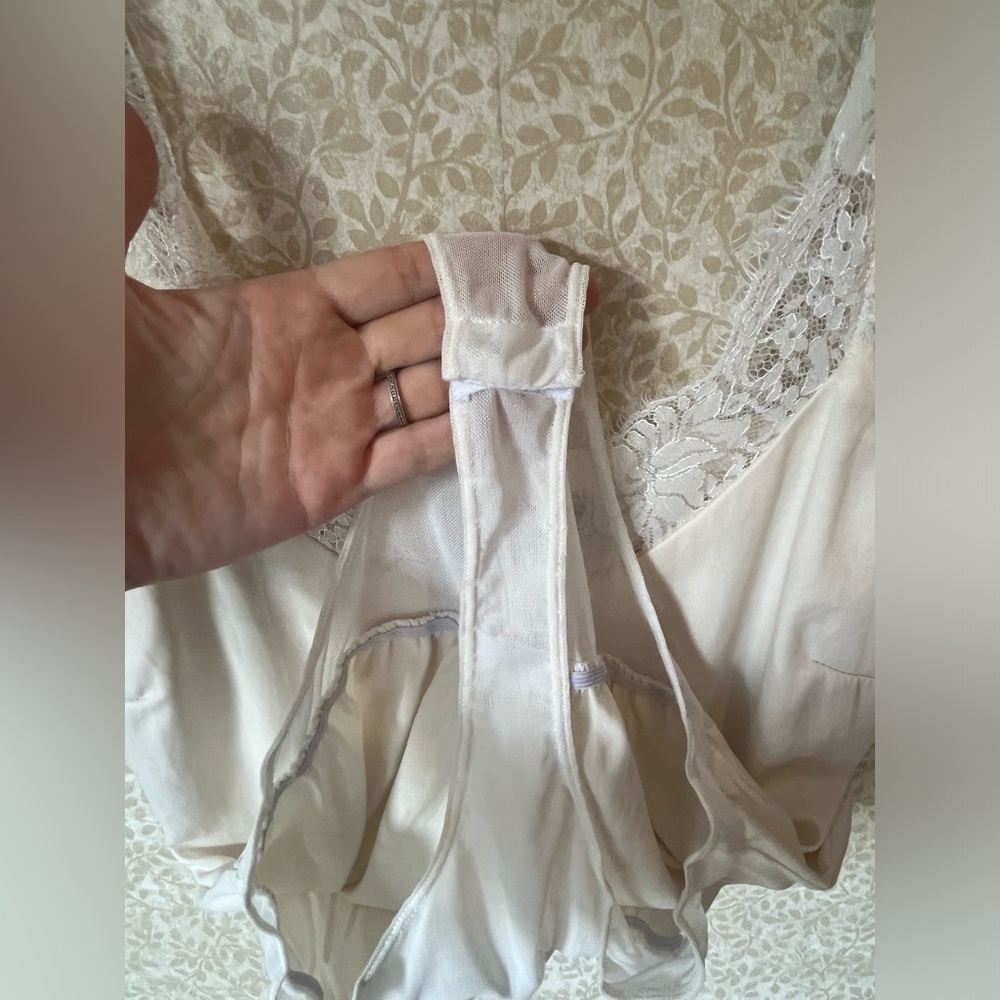 VICI small lace bodysuit - Picture 7 of 9